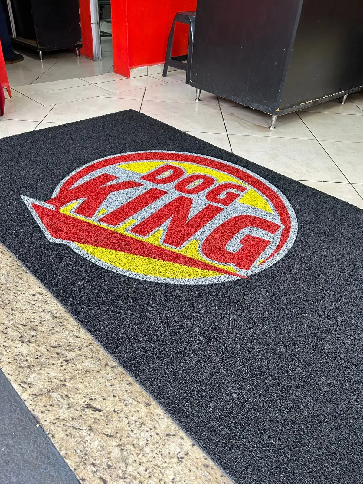 Tapete de vinil personalizado entregue pela Icapachos